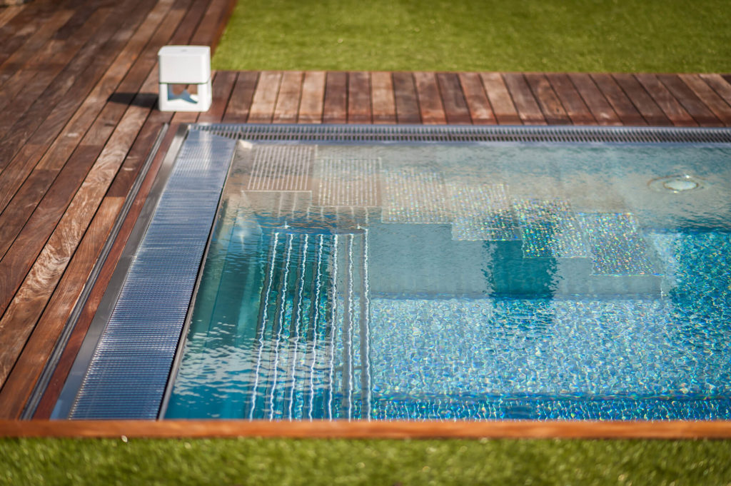 Vzduhové rúrkové masážne sedadlo pre záhradný bazén