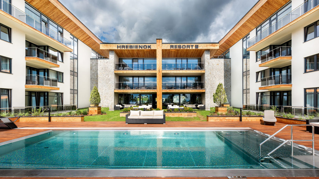 Luxusný vonkajší antikorový bazén pre Hrebienok Resort