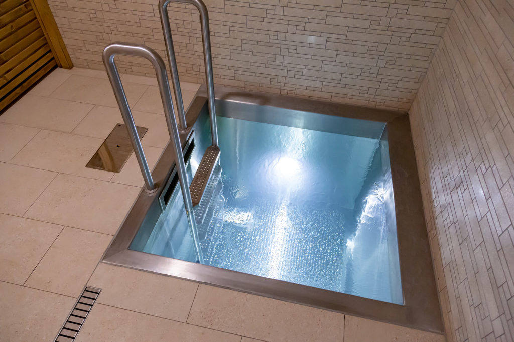 Dizajnový nerezový ochladzovací bazén