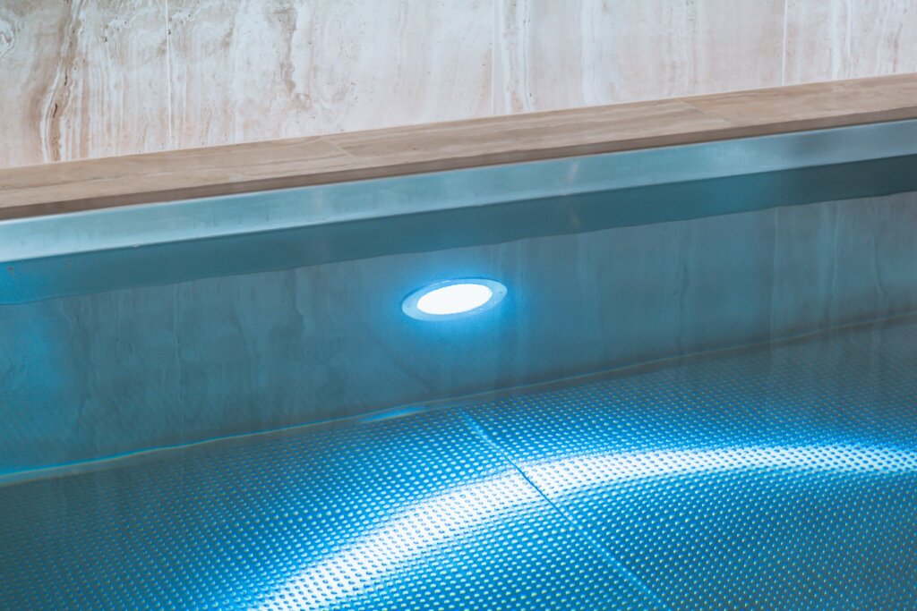 LED osvetlenie bazéna