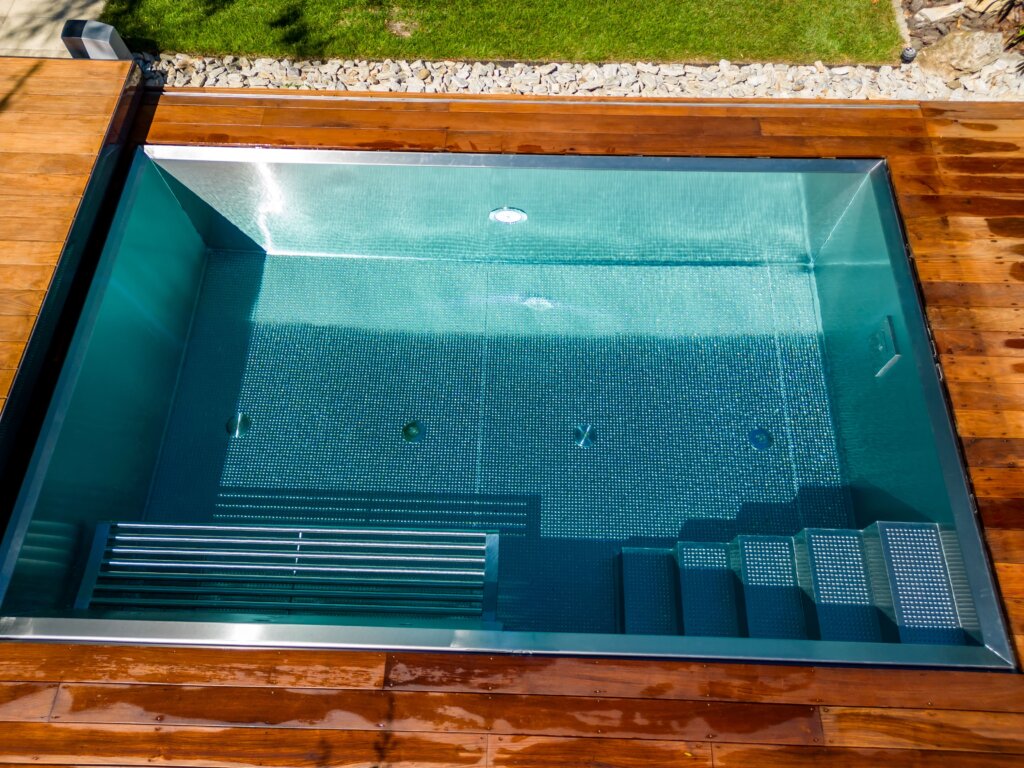 Krásny vonkajší bazén z nerezu - Wonderwerk