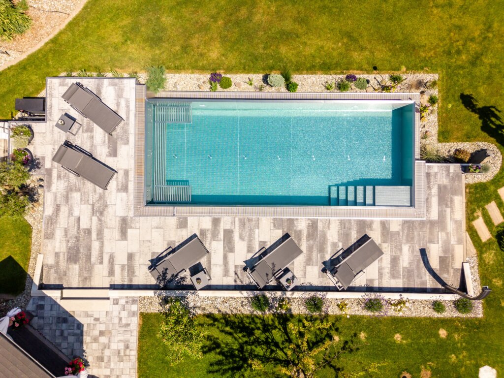 Infinity bazén s terasou
