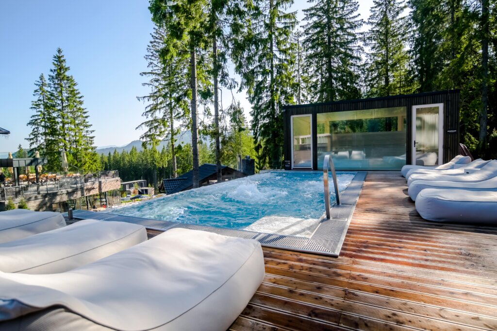 Vírivý bazén na mieru Hotel Bjornson & Tree houses
